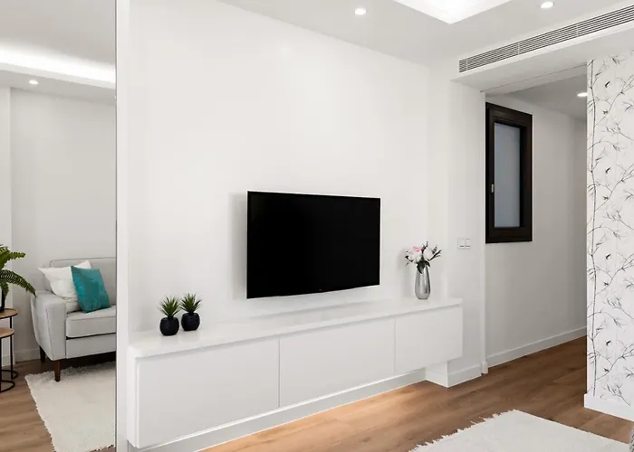 Sunny Modern Apartment Perfect Located